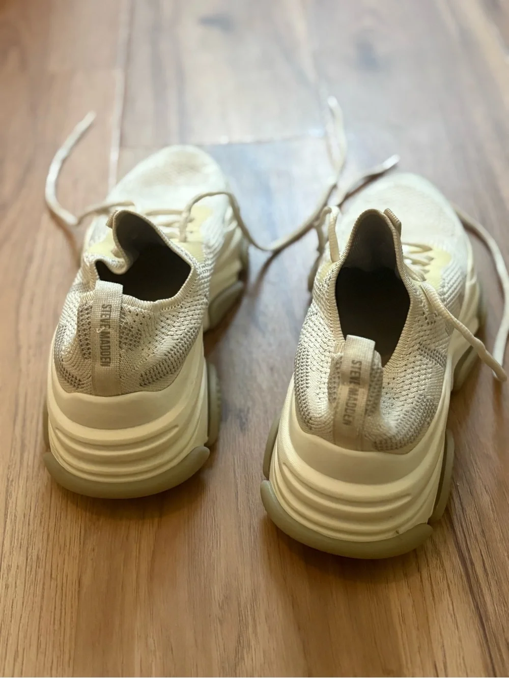 Steve Madden white shoe